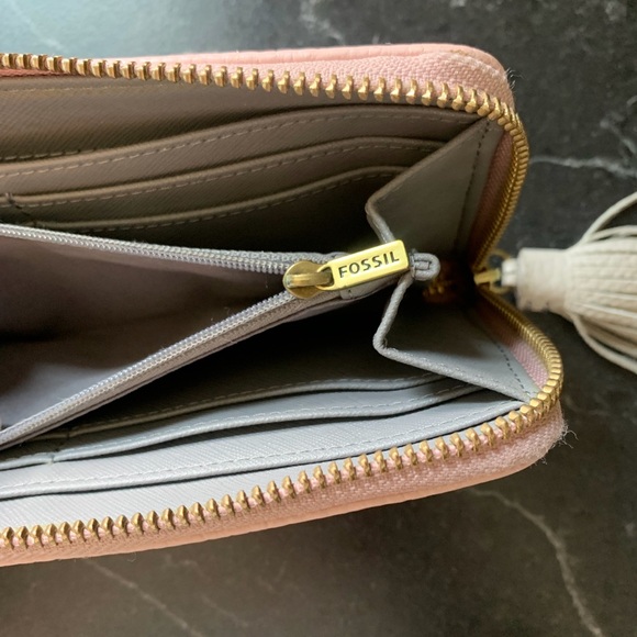Fossil zippered wallet - Picture 3 of 6